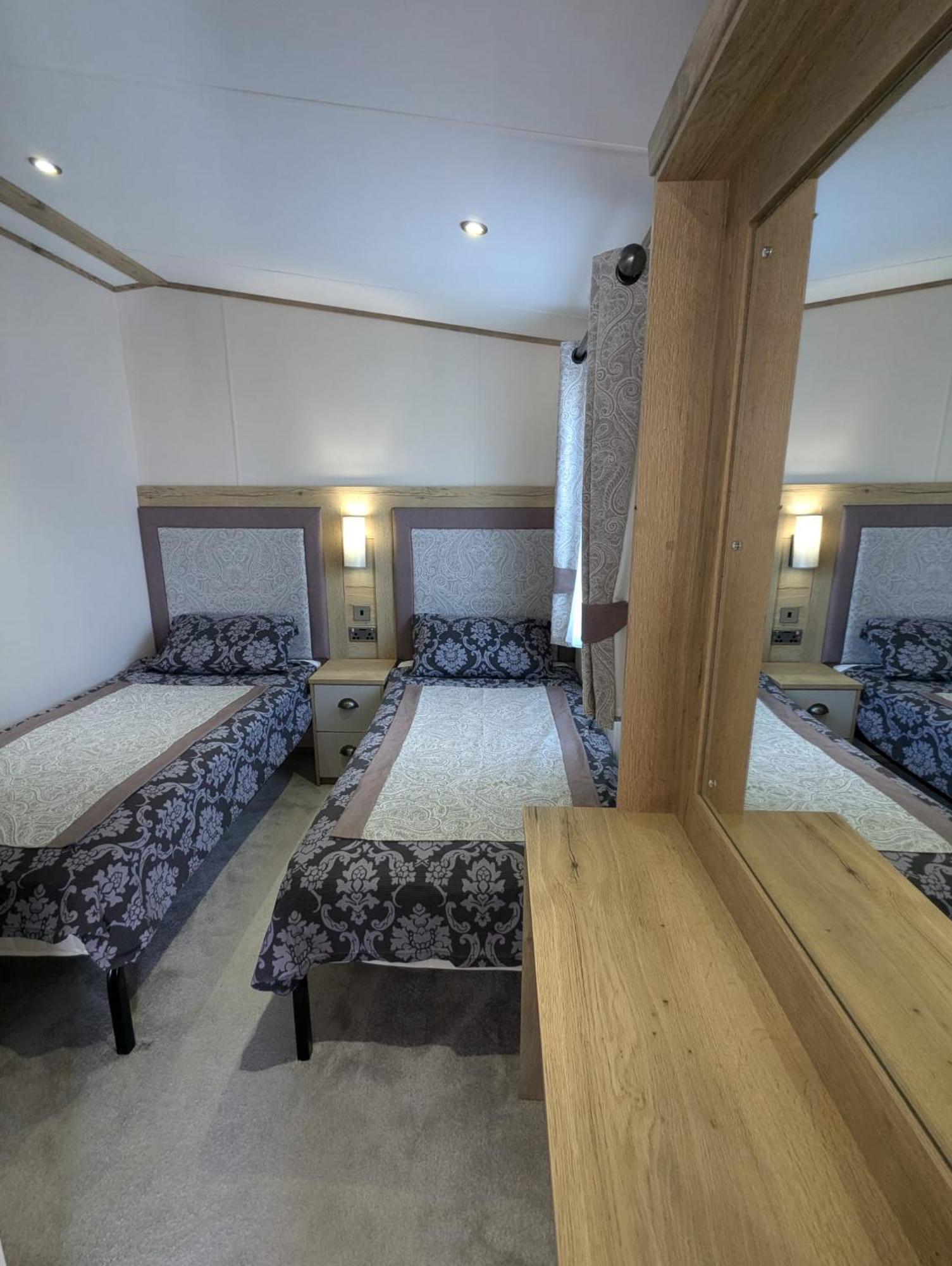 Stunning Caravan With Panoramic Views Weymouth Littlesea Haven Wyke Regis Exterior photo